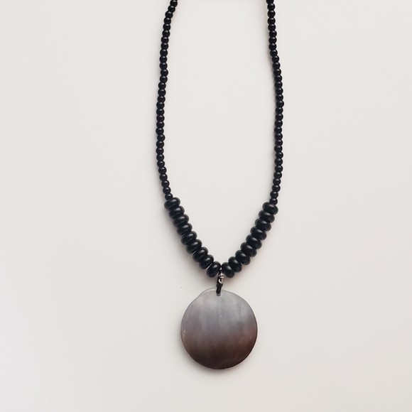 Layered Abalone Disc and Black Beaded Toggle Necklace - Picture 8 of 10